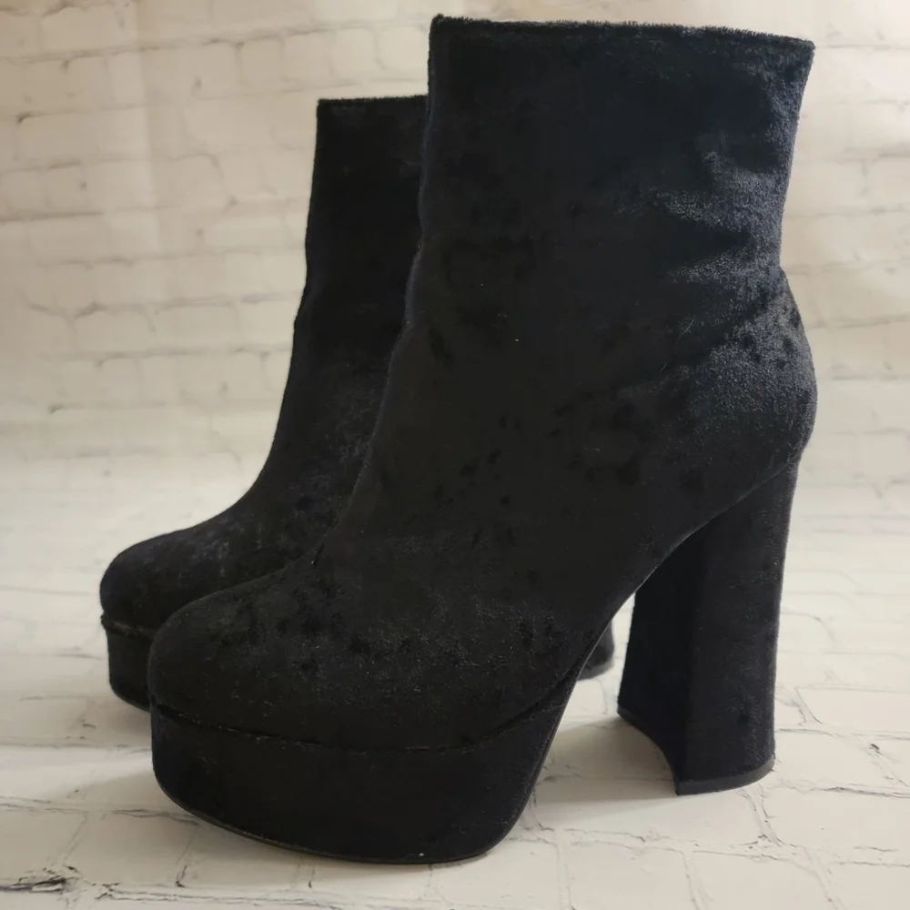 Vintage 90's Classified Black Velvet Platform Zip Boots Size 6